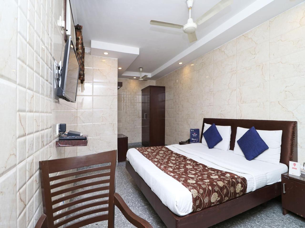 Oyo 2705 Hotel Preet Palace 뉴델리 외부 사진