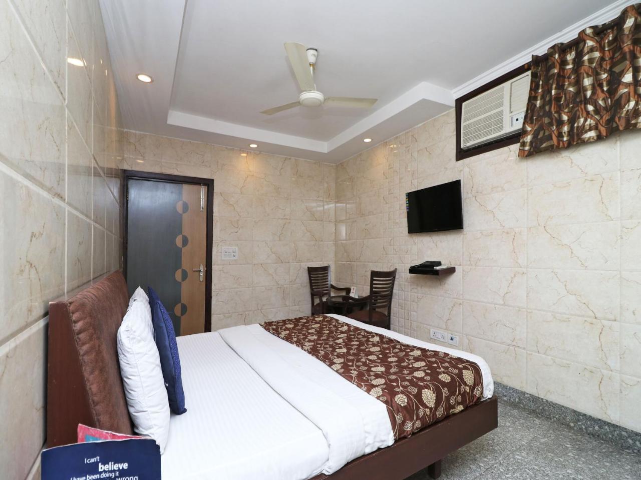Oyo 2705 Hotel Preet Palace 뉴델리 외부 사진