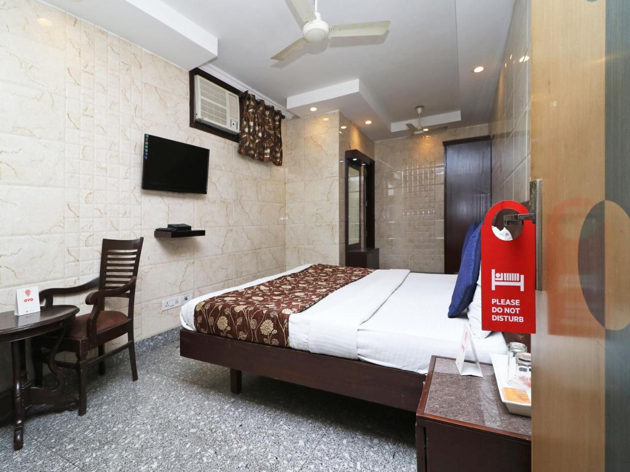 Oyo 2705 Hotel Preet Palace 뉴델리 외부 사진