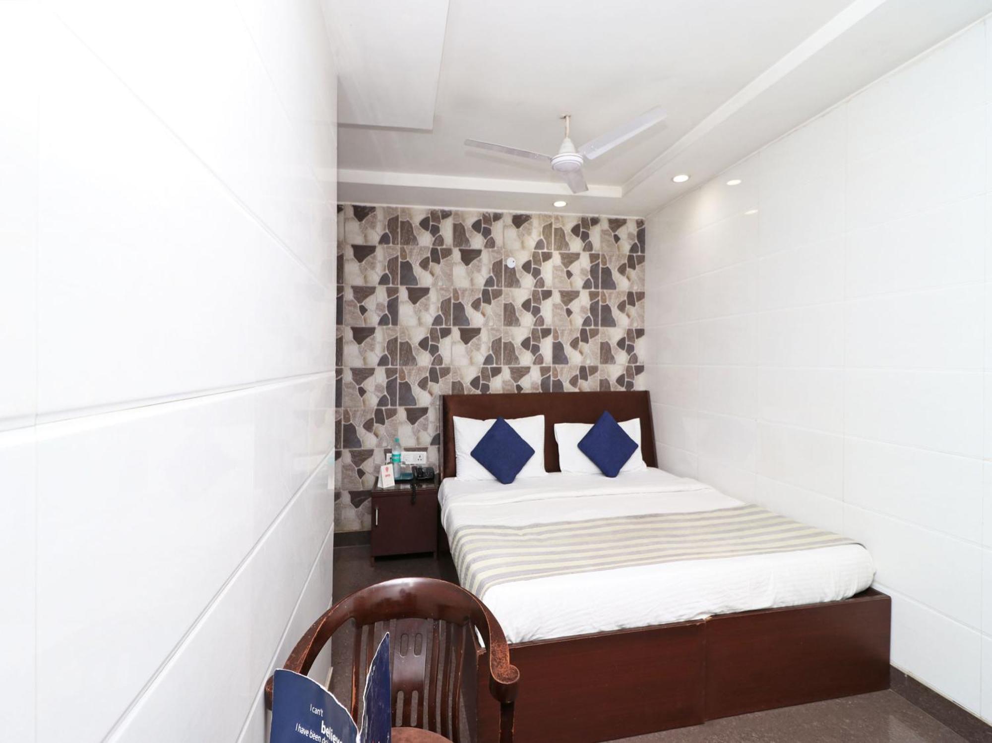 Oyo 2705 Hotel Preet Palace 뉴델리 외부 사진